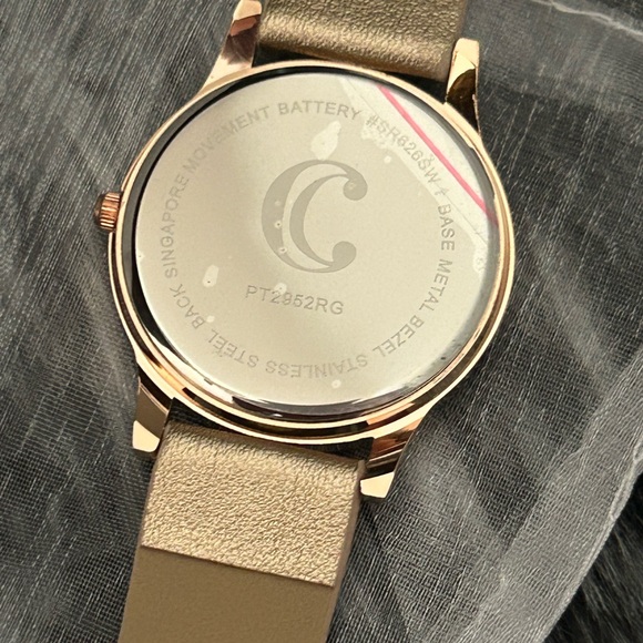 Gold Watch - Picture 2 of 3